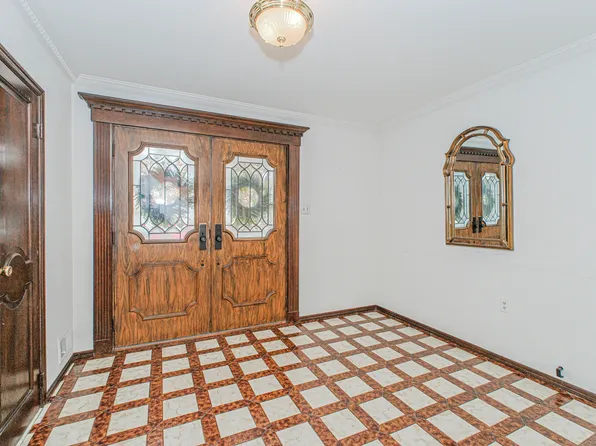 16 Bowling Green Place image 4 of 28