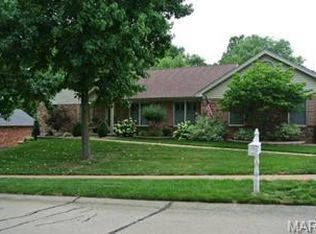 4324 Apple Grove Ln, Saint Louis, MO 63128