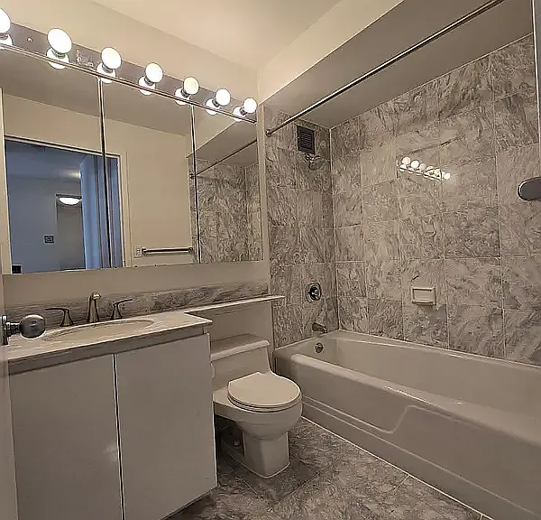 29 Greenwich Ave #6CU — Photo 9
