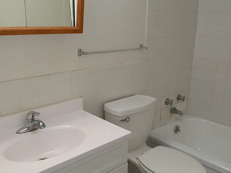 210 32nd St NE #7 — Photo 6