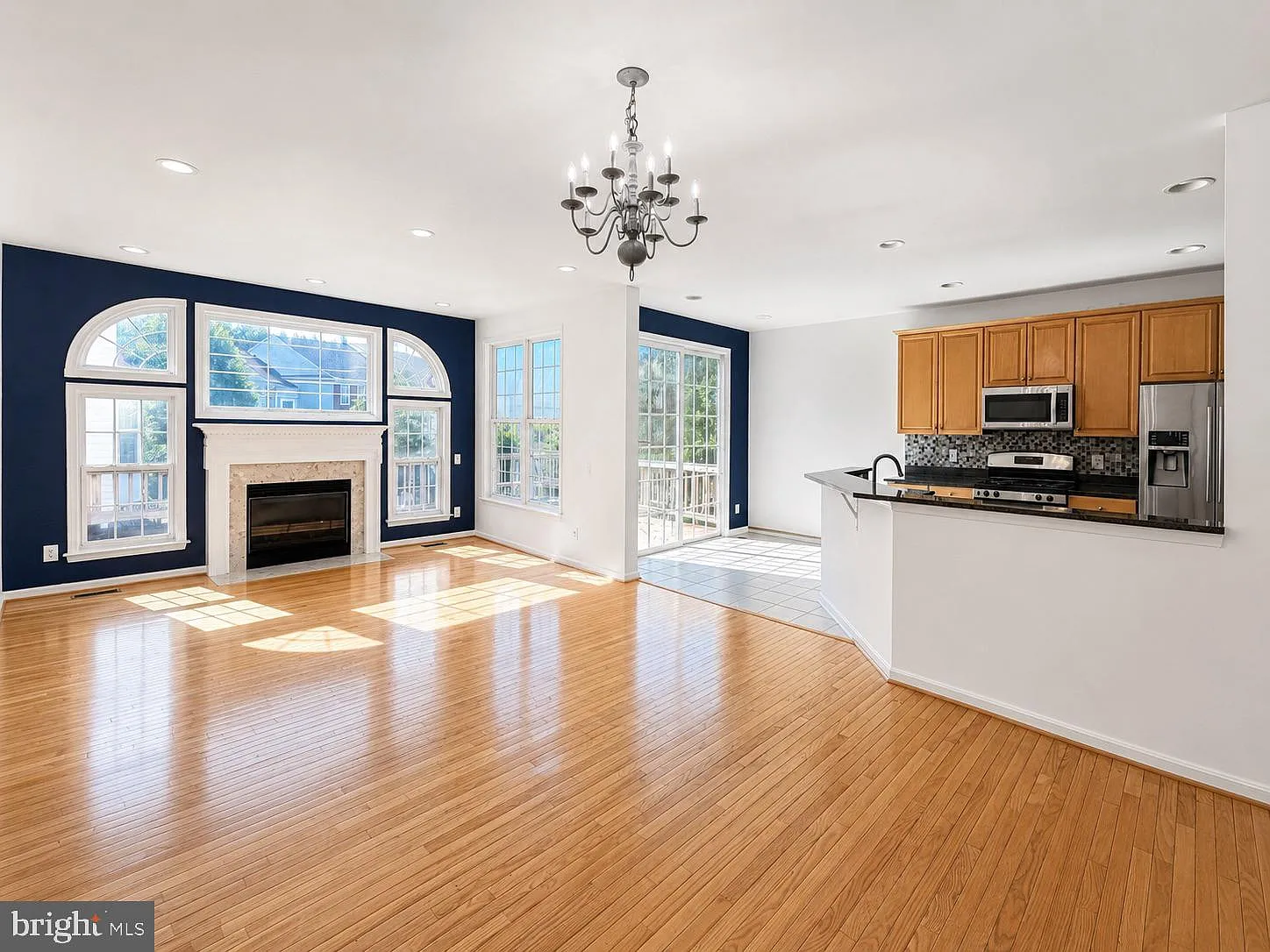 4 bed, 3.5 bath, 2750 sqft, $3,600 — Photo 2