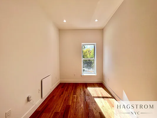 Rented by Hagstrom Management Inc | media 25