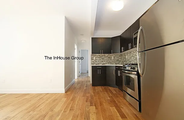 Rented by The InHouse Group | media 33