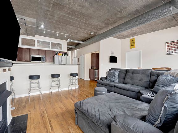 5th image of 1000 W 15th St Unit 232