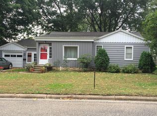 707 W 3rd St, Sumner, IA 50674