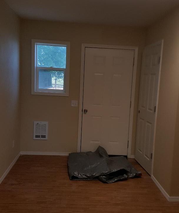 2nd image of 308 E 200 S