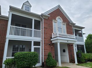814 W Summerfield Glen Cir, Ann Arbor, MI 48103