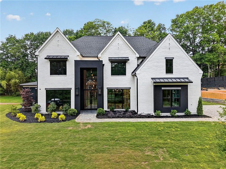 1st image of 423 Lynne Cir