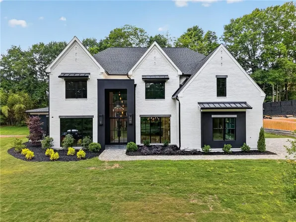 423 Lynne Cir, Alpharetta, GA 30009