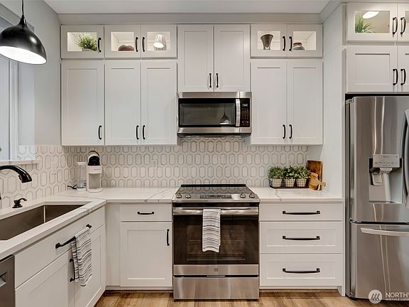 5th image of 7601 Fairway Avenue SE #802