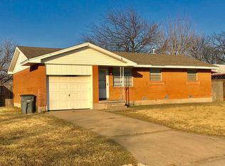 116 NE Angus St, Lawton, OK 73507
