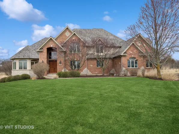 1541 W Longwood Dr, Bull Valley, IL 60098