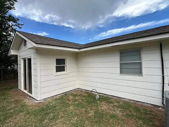 2301 Highland Ave — Photo 2