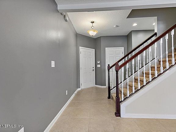 2nd image of 526 Richmond Dr