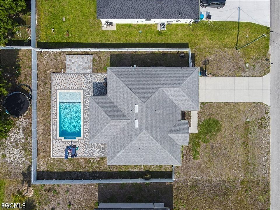 1st image of 1802 NW 20th Ter