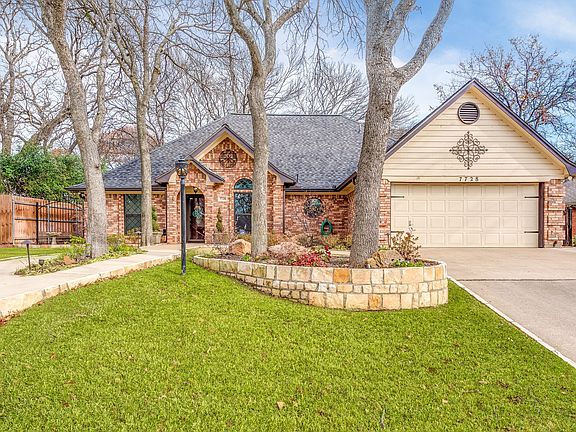 7728 Amy Ln North Richland-print-003-002-AmyNorthRichlandHillsTexasTrue-4200x2804-300dpi.jpg