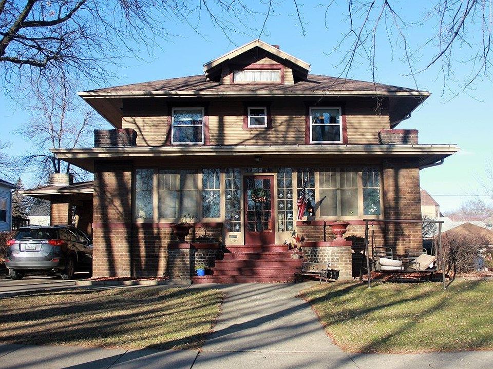 1st image of 730 W Main St