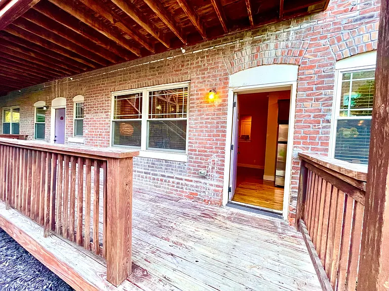 2934 Leavenworth St — Photo 16