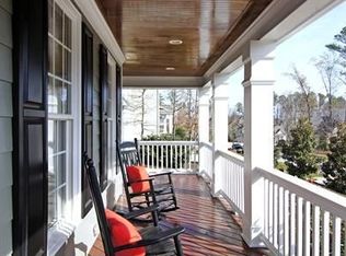 212 Branchside Ln, Holly Springs, NC 27540