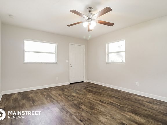 4th image of 2920 Woodland Dr