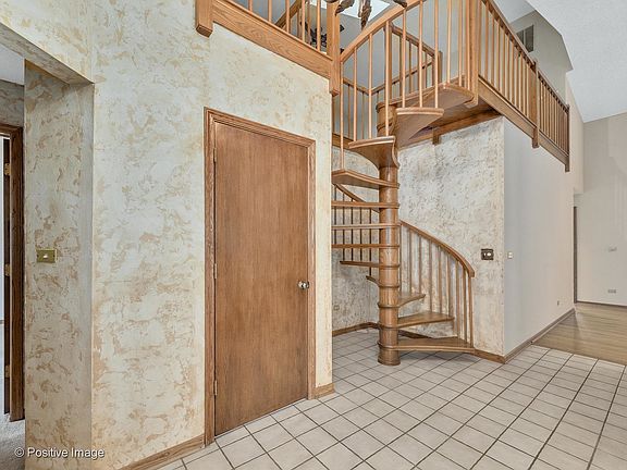 4th image of 1105 Mistwood Ln #0