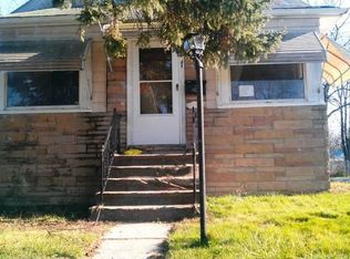 131 N Orchard Ave, Waukegan, IL 60085