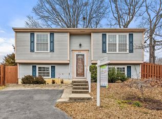 8104 Brown Ct, Alexandria, VA 22306