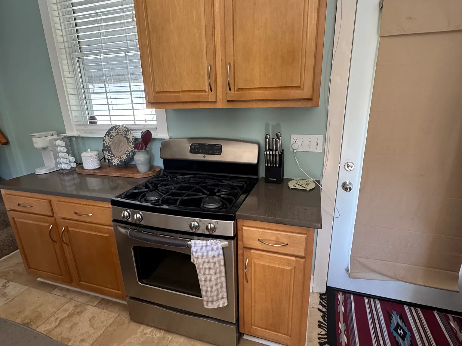 2 bed, 1117 sqft, $2,700 — Photo 3