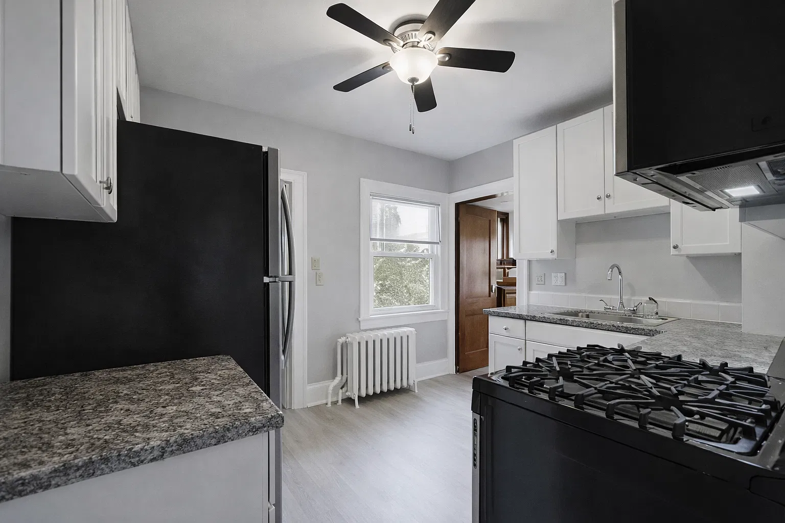 6 bed, $3,450 — Photo 4