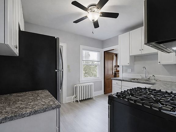 4th image of 1156 W Marshall Ave