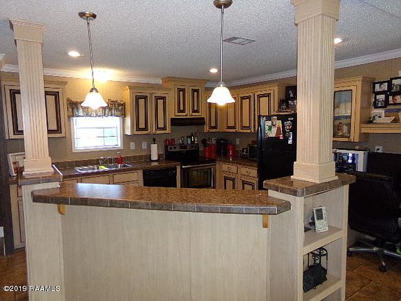 2nd image of 616 Parkway Dr