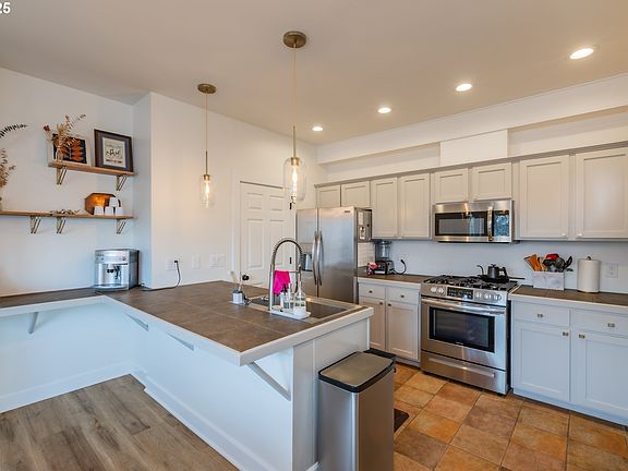 2nd image of 4511 SE 40th Ave Unit A