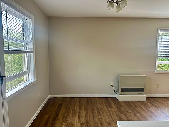 4th image of 2 Brickyard Rd #2