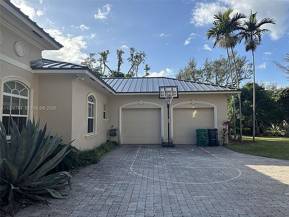 4th image of 15335 SW 80th Ave