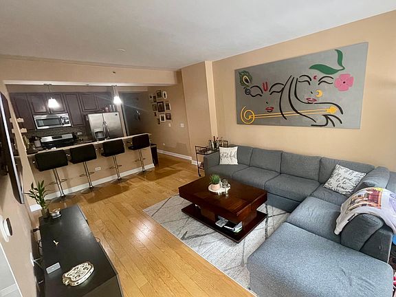 3rd image of 1400 S Michigan Ave APT 711