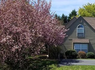 1102 Amber Ridge Rd, Charlottesville, VA 22901