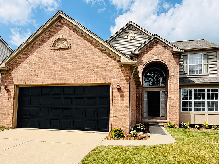 7576 Abigail Dr — Photo 15