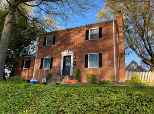 3543 N Dinwiddie St, Arlington, VA 22207