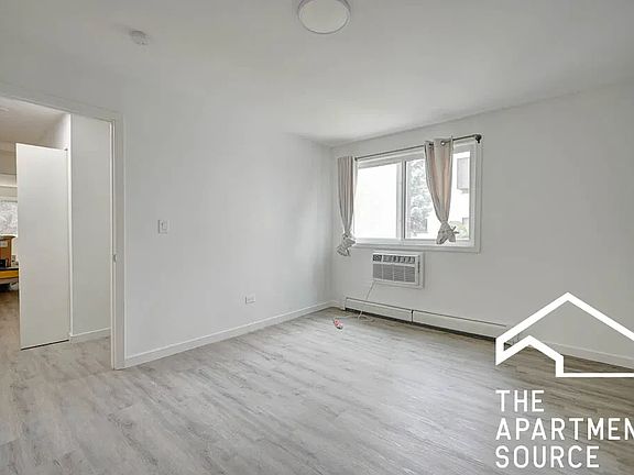 5th image of 1225 W Foster Ave #3B