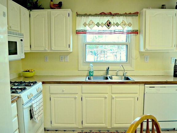 5th image of 1382 N Texas Ln