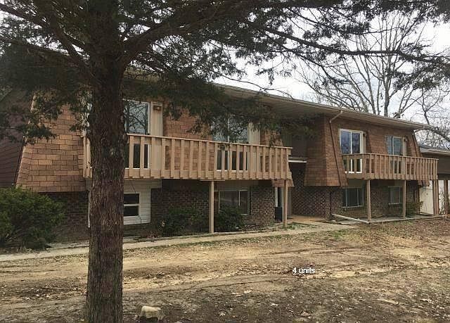 1st image of 712 Woodland Dr APT A