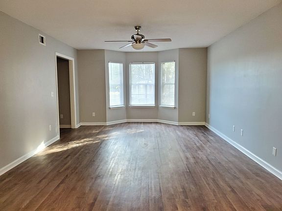4th image of 453 Brannen Dr #6