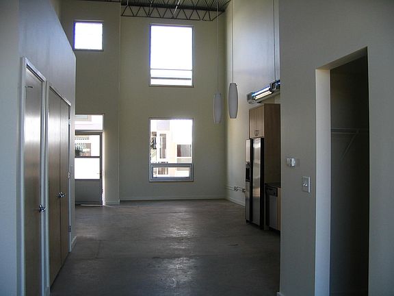3rd image of 1661 La France St #303
