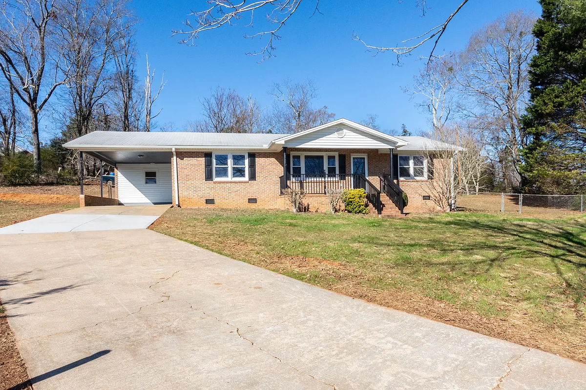Building Photo - 115 Bentwood Dr