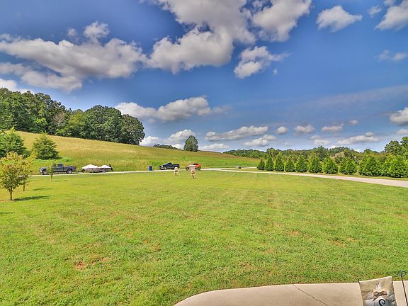 3rd image of 535 Deer Trace Way