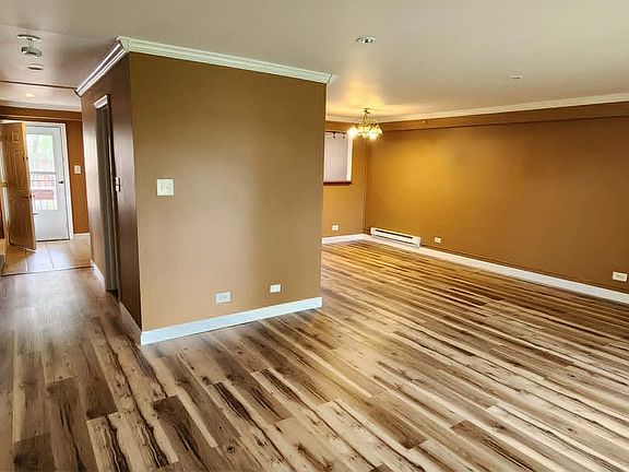3rd image of 1910 W Hatherleigh Ct APT 2E