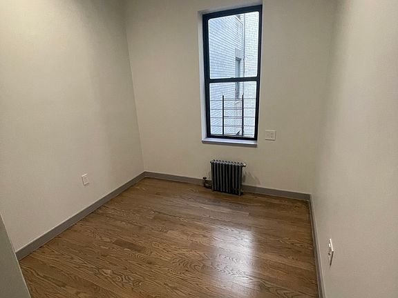 3rd image of 3920 Broadway #32