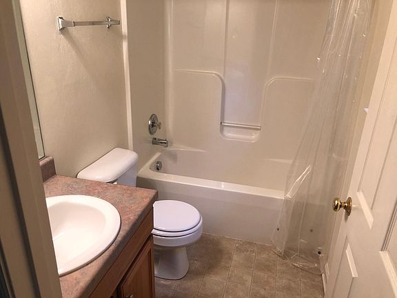 3rd image of 3395 Village Ct NE