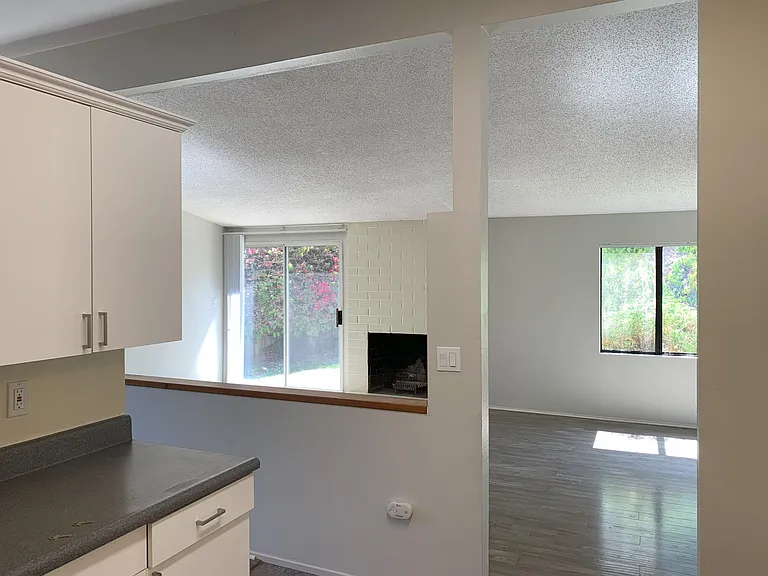 2725 Mobley St — Photo 9