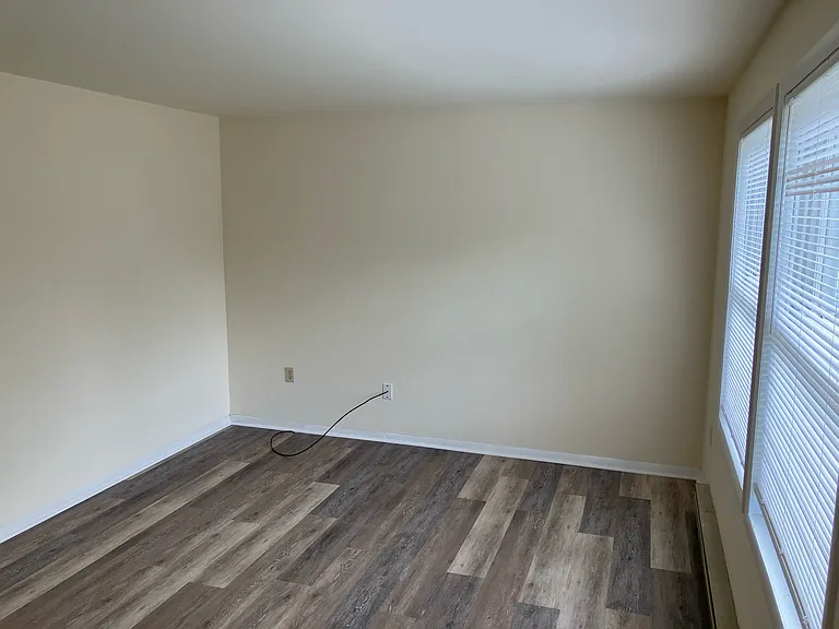 208 Rick St — Photo 6